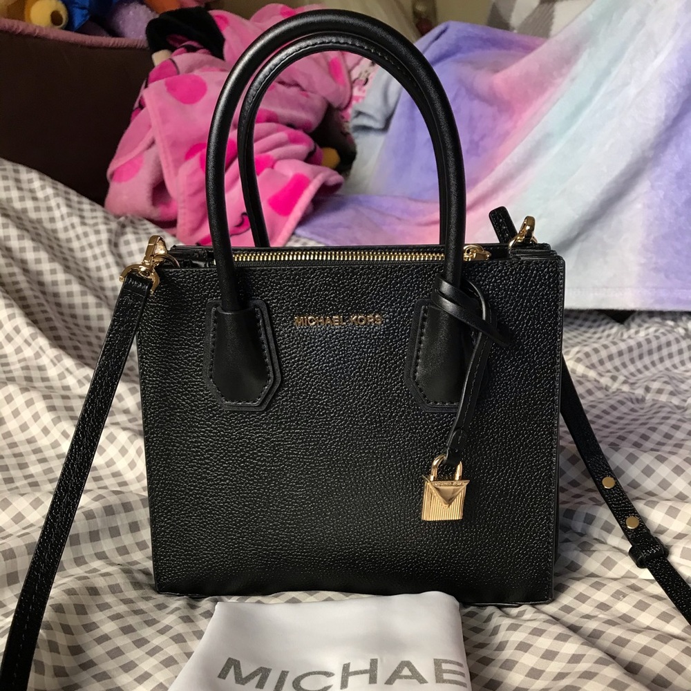 Auth Michael Kors Medium Mercer